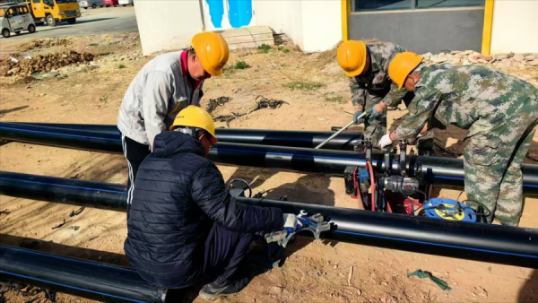臻富配资 东平县东原水务集团全力保障东平湖水世界供水配套工程